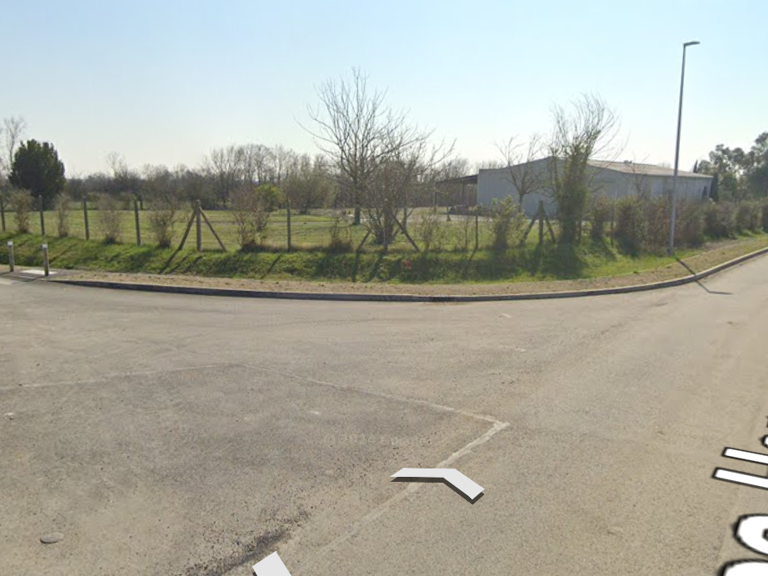 Vente Terrain à bâtir 4 300 m&sup2; — photo 1