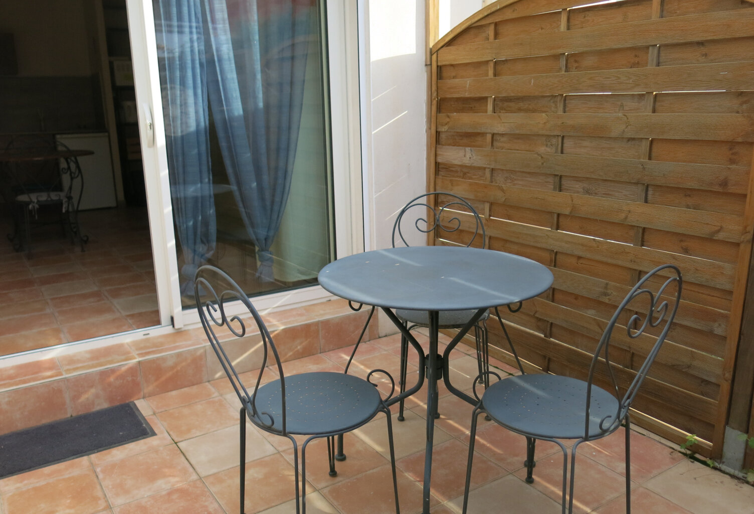 Studio Cabine Rez de jardin RIVE GAUCHE — photo 1