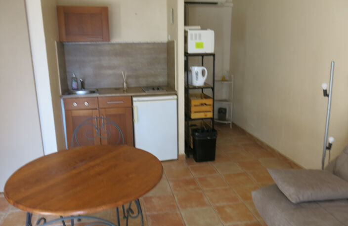Studio Cabine Rez de jardin RIVE GAUCHE — photo 2