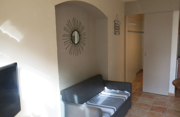 Studio Cabine Rez de jardin RIVE GAUCHE — photo 3