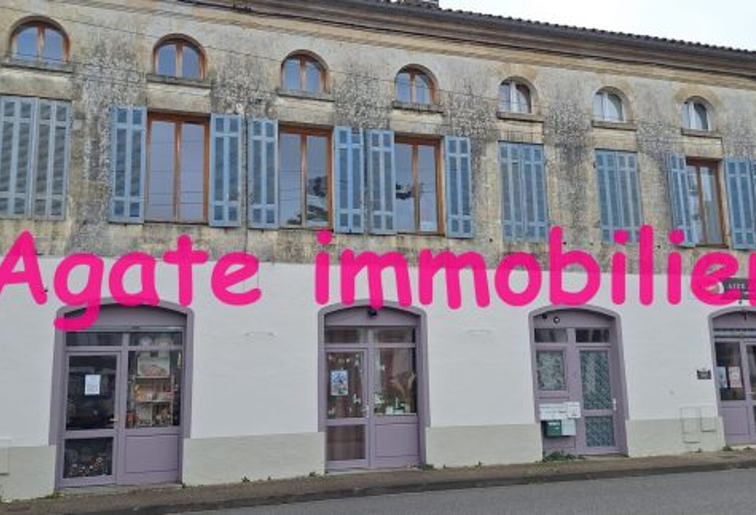 LOCAL COMMERCIAL BOUTIQUE A ST SYMPHORIEN 33113 — photo 1