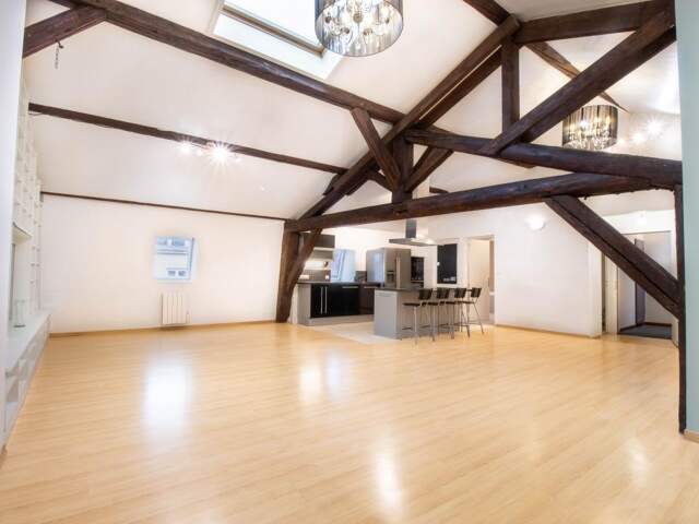Appartement T4 – 3 chambres – Hyper-centre de Nancy avec ascenseur — photo du bien