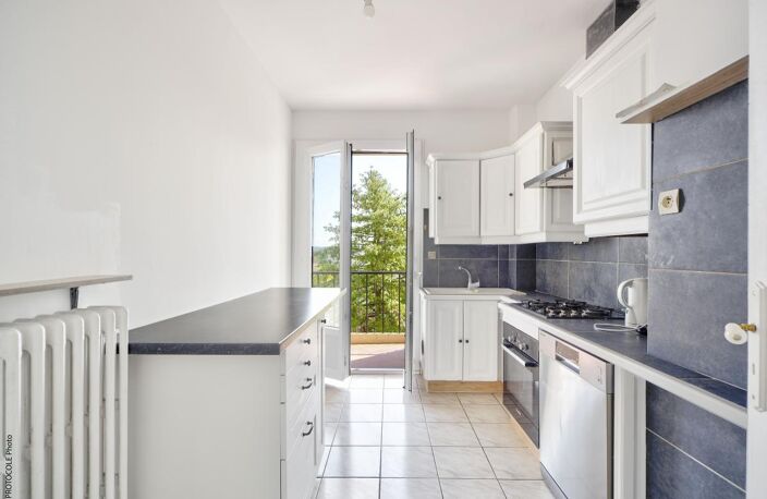 Appart T3 traversant 59 m², deux terrasses, cave et parking — photo 5