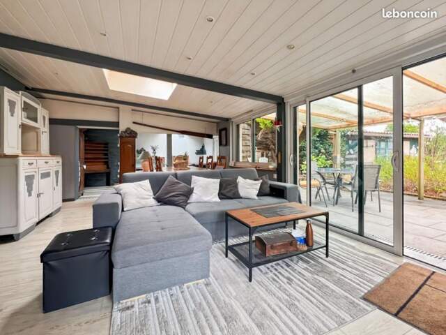SAINT HERBLAIN (44) PROCHE COMMODITES ET GRANDS AXES MAISON FAMILIALE AVEC GITE ET ANNEXES SUR 1941M² — photo du bien