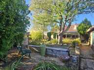 SAINT HERBLAIN (44) PROCHE COMMODITES ET GRANDS AXES MAISON FAMILIALE AVEC GITE ET ANNEXES SUR 1941M² — photo 2