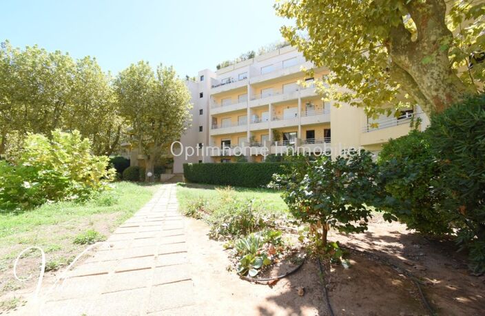 HYÈRES CENTRE-VILLE – t2 DE 49 M² AVEC TERRASSE – ASCENSEUR 83400 — photo 2