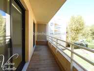 HYÈRES CENTRE-VILLE – t2 DE 49 M² AVEC TERRASSE – ASCENSEUR 83400 — photo 3