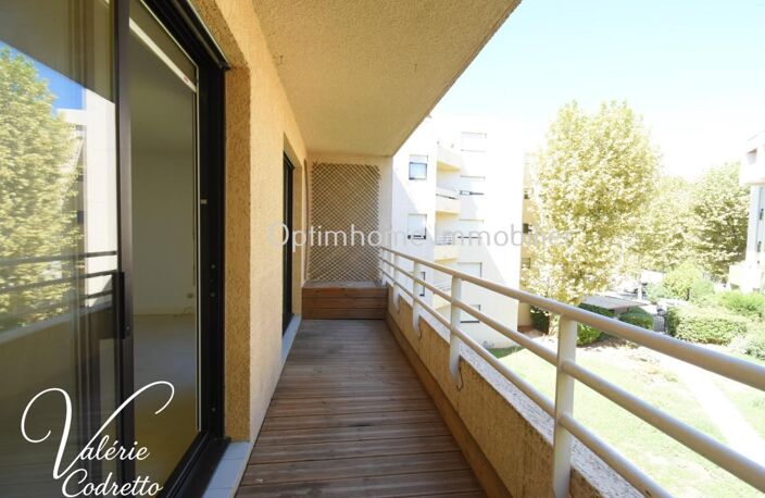 HYÈRES CENTRE-VILLE – t2 DE 49 M² AVEC TERRASSE – ASCENSEUR 83400 — photo 3
