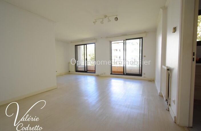 HYÈRES CENTRE-VILLE – t2 DE 49 M² AVEC TERRASSE – ASCENSEUR 83400 — photo 4