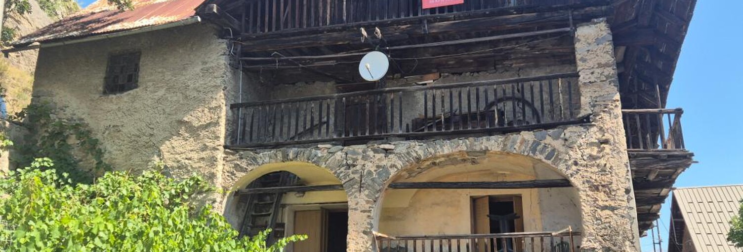 Maison 4 Pièces 100 m² à vendre à Saint-Martin-de-Queyrières (05120)
