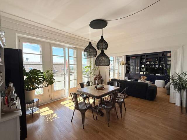 SUPERBE APPARTEMENT HAUSSMANNIEN DE CARACTERE — photo du bien