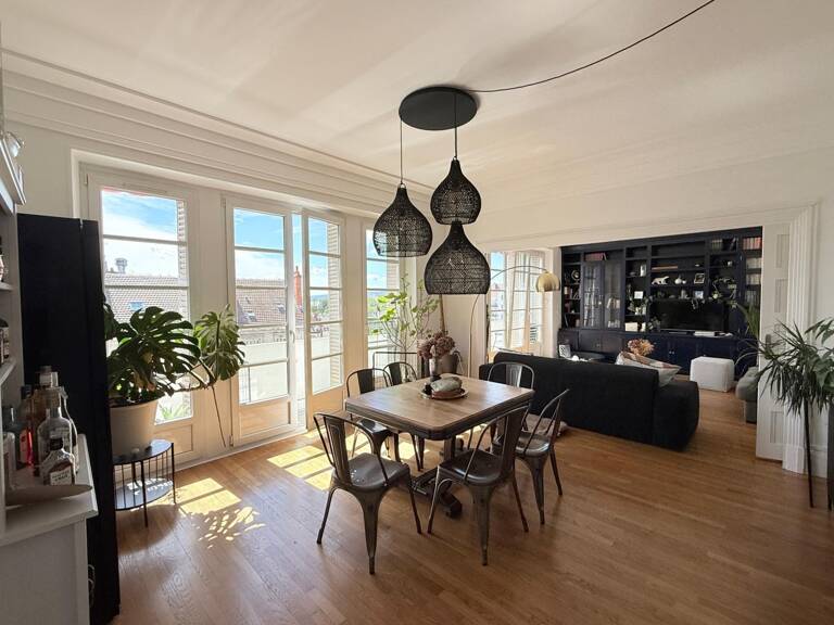 SUPERBE APPARTEMENT HAUSSMANNIEN DE CARACTERE — photo 1