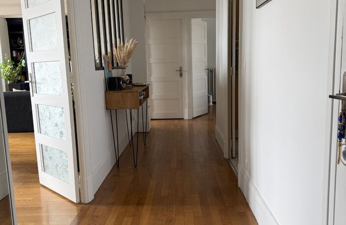 SUPERBE APPARTEMENT HAUSSMANNIEN DE CARACTERE — photo 3