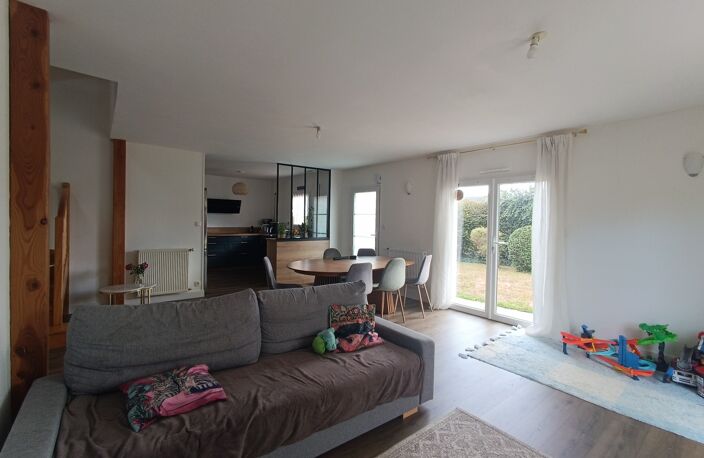 Maison familiale avec 4 chambres, jardin et vue dégagée – Edern (29) — photo 4