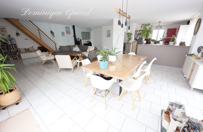 Maison habitable de suite, belles prestatations, école et voie verte à pied Nouaillé Maupertuis — photo 4