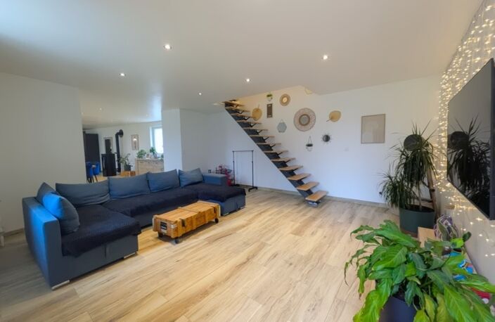 MAISON EN PIERRE RÉNOVÉE – 208 M² – 5 CHAMBRES – VIE DE PLAIN-PIED – TERRAIN 1 000 M² – A 8 MINUTES DE SAINT-MAIXENT — photo 4