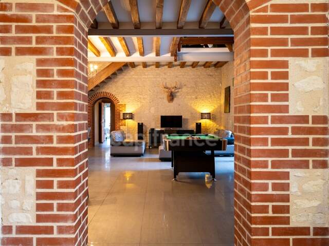 CETTE PROPRIETE DE 5 CHAMBRES EST UNE RENCONTRE RARE AVEC L'EXCELLENCE ! — photo du bien