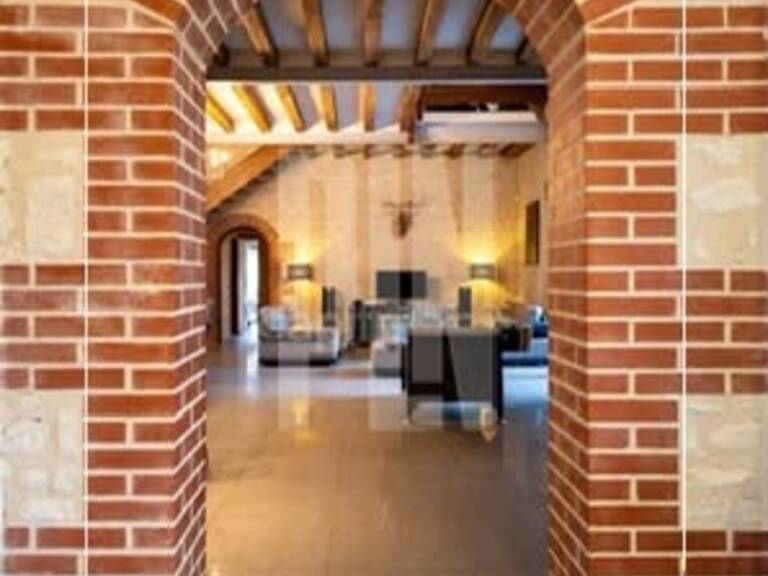 CETTE PROPRIETE DE 5 CHAMBRES EST UNE RENCONTRE RARE AVEC L'EXCELLENCE ! — photo 1