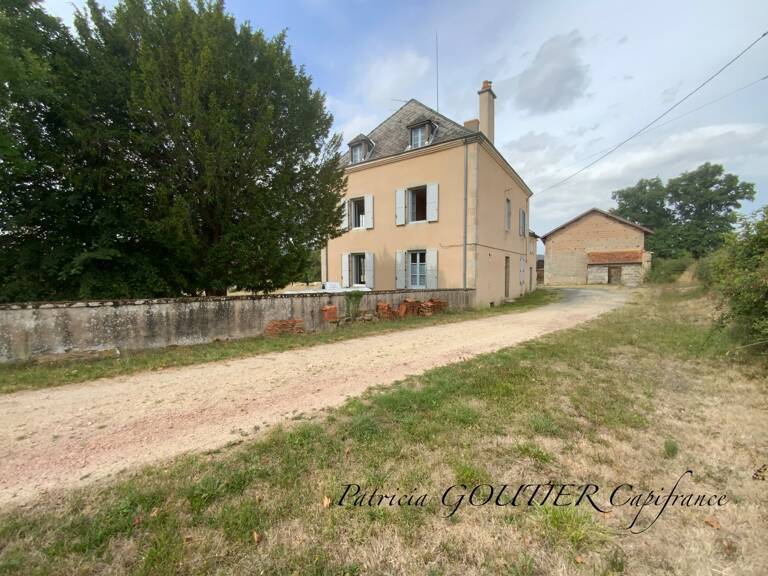 A  SAINT FORGEUX LESPINASSE (42) MAISON DE CARACTERE de 200 M2 avec DEPENDANCES et terrain clos de 8400M2 — photo 1