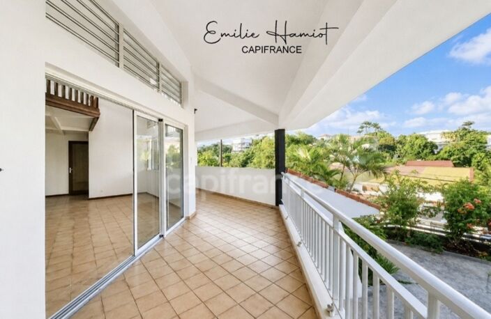 A vendre - Fort de France – Quartier Didier - Maison d'architecte – 7 Pièces – 4 Chambres + Petit T2 Indépendant — photo 3