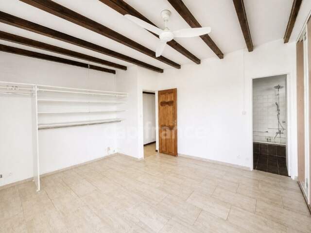 A vendre - Fort de France – Quartier Didier - Maison d'architecte – 7 Pièces – 4 Chambres + Petit T2 Indépendant — photo du bien