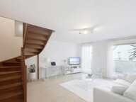 SURZUR Appartement T3 en DUPLEX de 67,70 m2. Terrasse, garage fermé et parking. À pied du bourg — photo 3