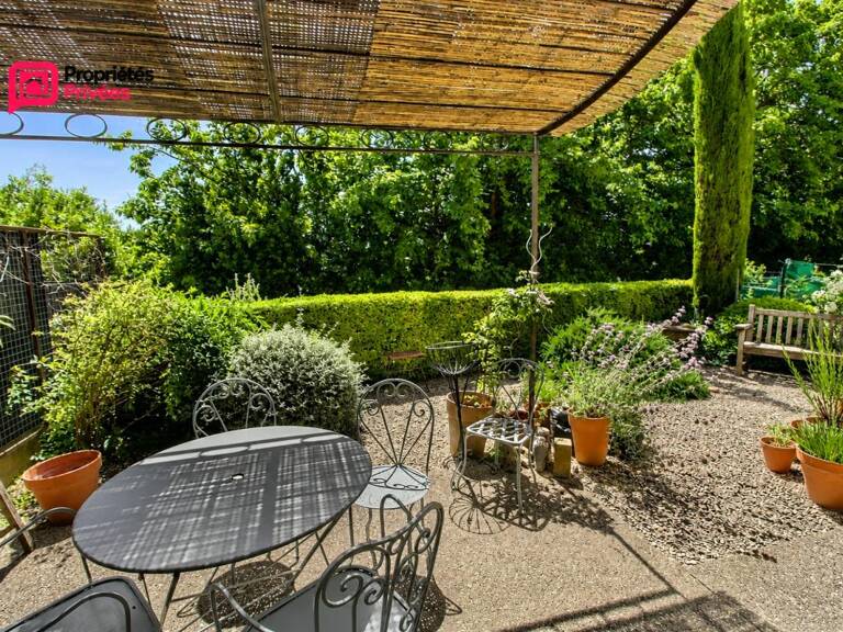 UZES 5 minutes à pied de la place aux herbes, 86m² 3 chambres garage place de parking et jardin de 50 m² — photo 1
