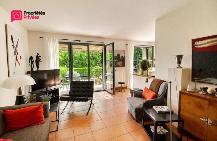 UZES 5 minutes à pied de la place aux herbes, 86m² 3 chambres garage place de parking et jardin de 50 m² — photo 3