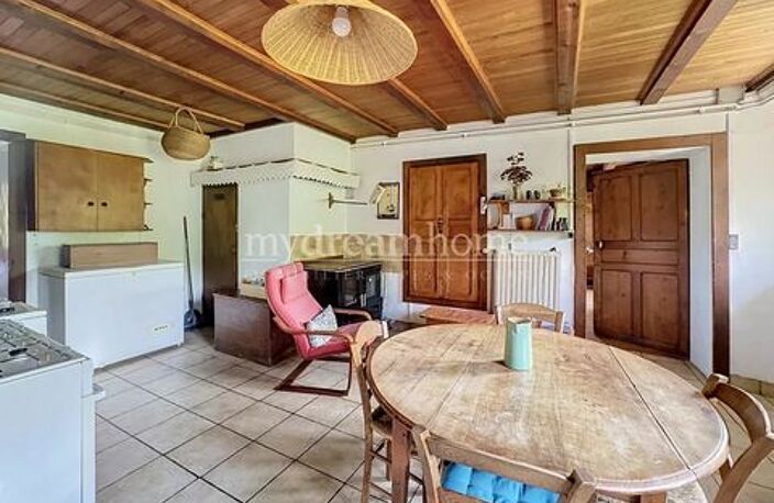 Chalet ancien, mazot et 5 hectares de terrain à Hé — photo 3
