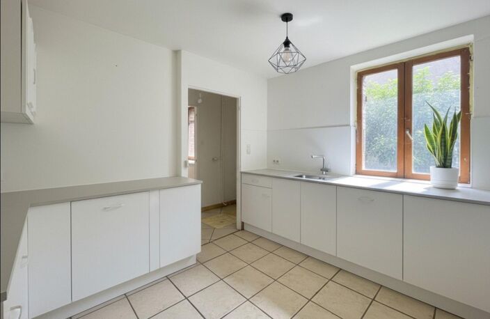 Maison village avec jardin et garage — photo 4