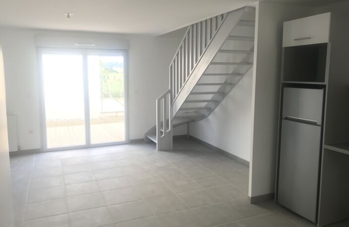Location maison 3 pièces 59 m² à Saint-Sauveur (31790) — photo 2