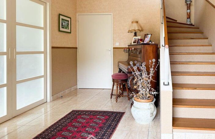Maison - 235m² - Cholet — photo 2