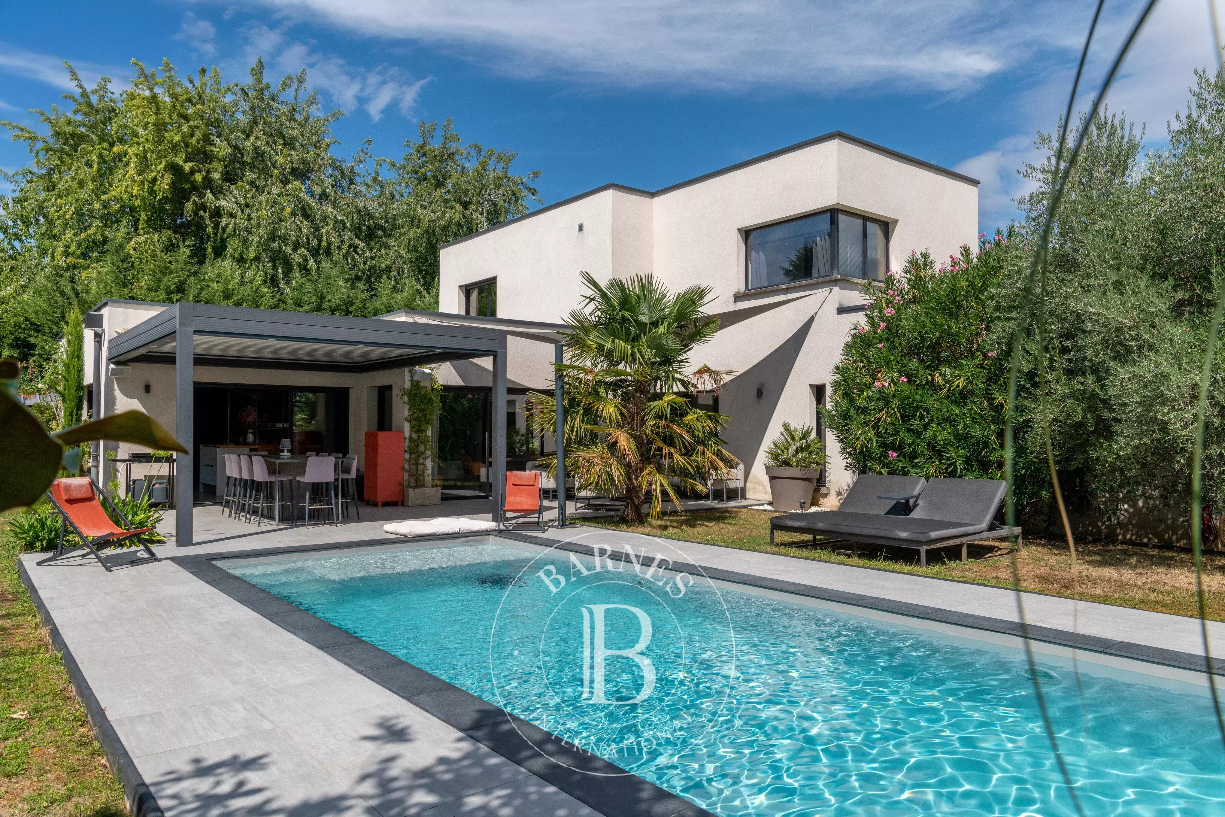 Maison S T8