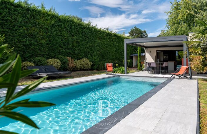 Saint Didier au Mont d'Or - Maison contemporaine - 9 pièces - 6 chambres - Terrain de 1469m² — photo 2