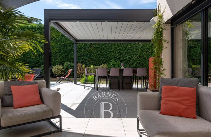 Saint Didier au Mont d'Or - Maison contemporaine - 9 pièces - 6 chambres - Terrain de 1469m² — photo 4