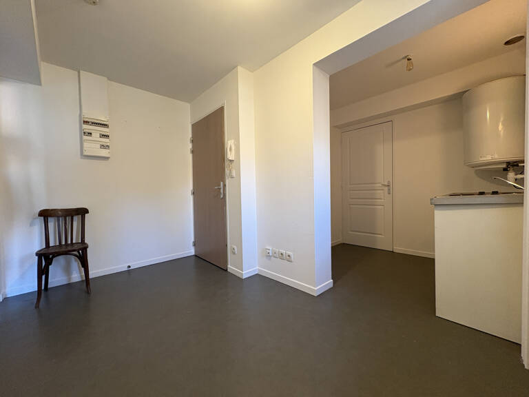 Studio 25m2 - Yvré-l'Évêque - 400EUR — photo 1