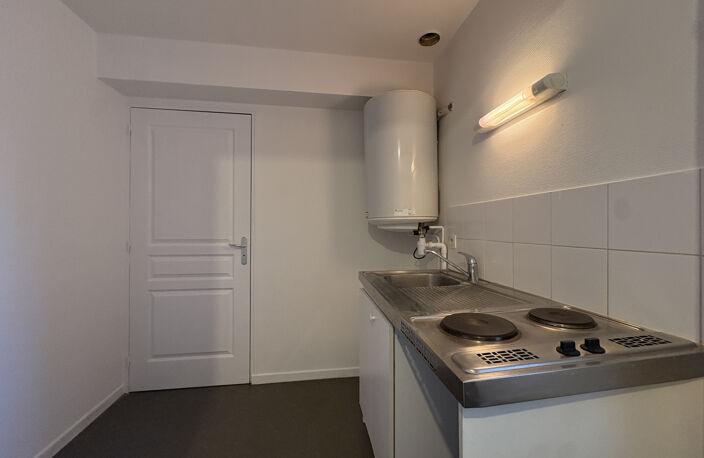Studio 25m2 - Yvré-l'Évêque - 400EUR — photo 4