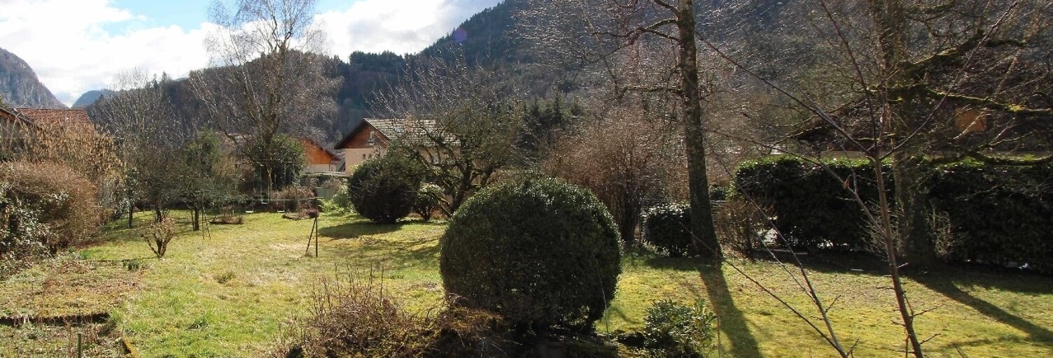 Terrain  632 m² à vendre à Saint-Jeoire (74490)