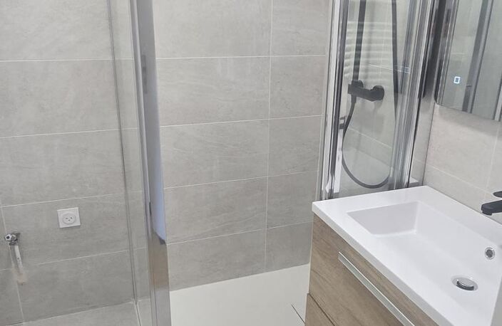 Location appartement 3 pièces 63 m² à Grenoble (38000) — photo 2