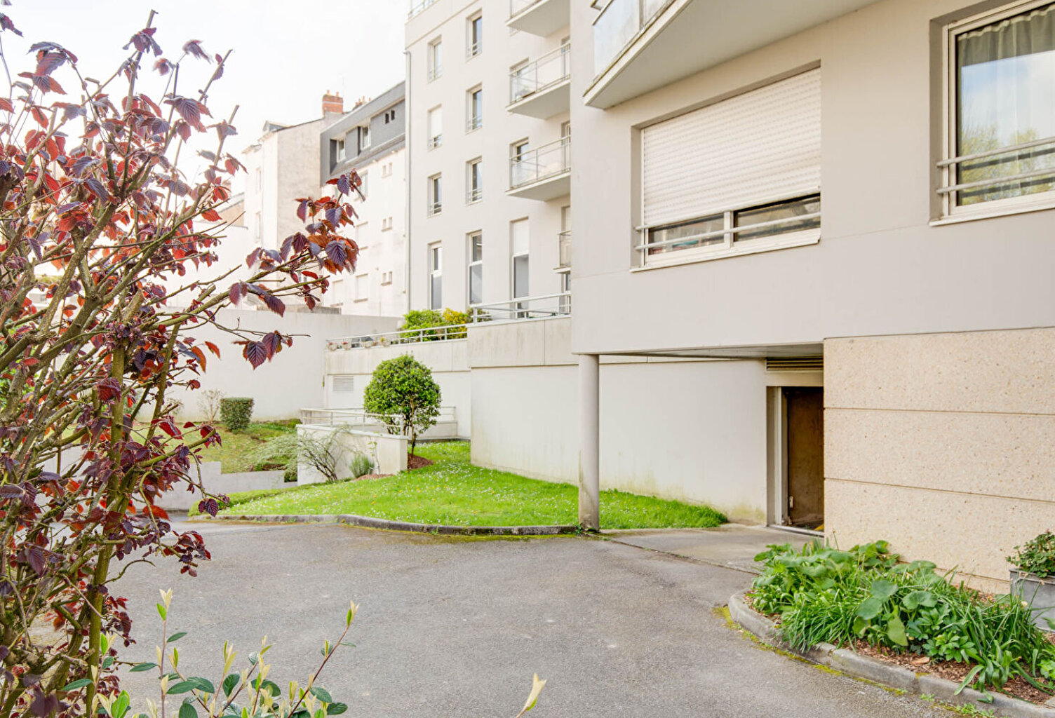 A VENDRE PLACE PARKING COUVERTE NANTES SAINT-CLEMENT — photo 1
