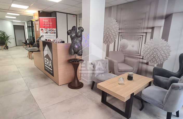 Murs commerciaux  libre de 345 M² en plein centre ville — photo 3