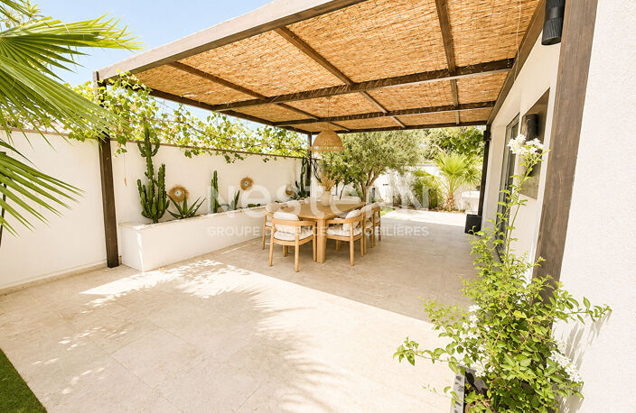Maison Marignane 5 pièces 156,3 m², 3 chambres, bureau, piscine, jardin, terrasse, exposition plein sud, prestations haut de gamme — photo 4