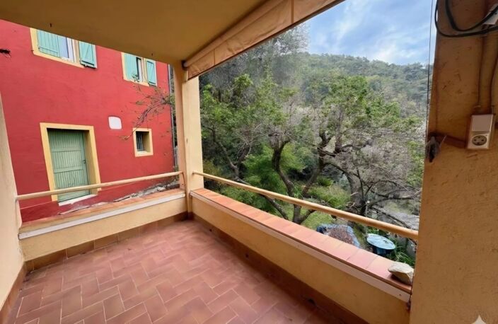 Proche Tourette Levens- VILLA A RENOVER — photo 2