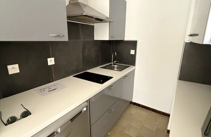 Nîmes, quartier Jean Jaurès, studio 23m² avec grenier 12m² — photo 4