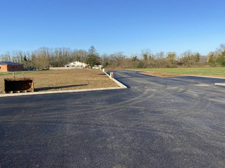 Viriat - terrain constructible 740m² - libre constructeur — photo 1