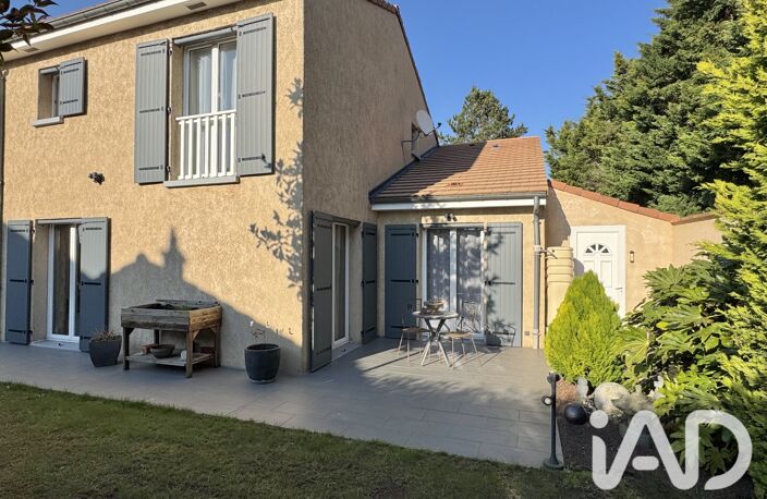 Vente Maison/villa 8 pièces — photo 2