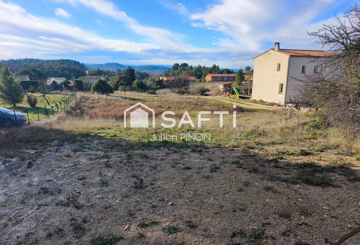 Beau terrain à bâtir à Saint-Saturnin-lès-Apt — photo 1