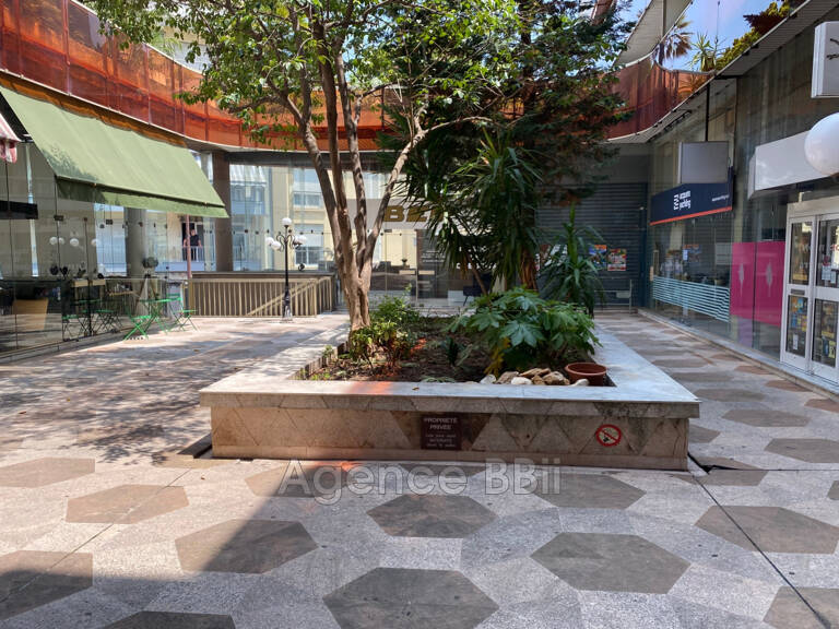professionnel local commercial — photo 1