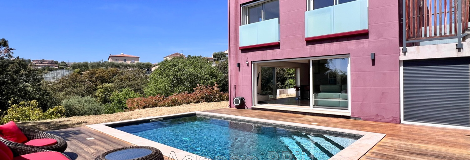 Maison 5 Pièces 138 m² à vendre à Nice (06100)