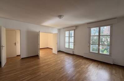 A LOUER - APPARTEMENT DE 5 PIECES AVEC DOUBLE GARAGE - CENTRE VILLE DE CHARTRES — photo du bien